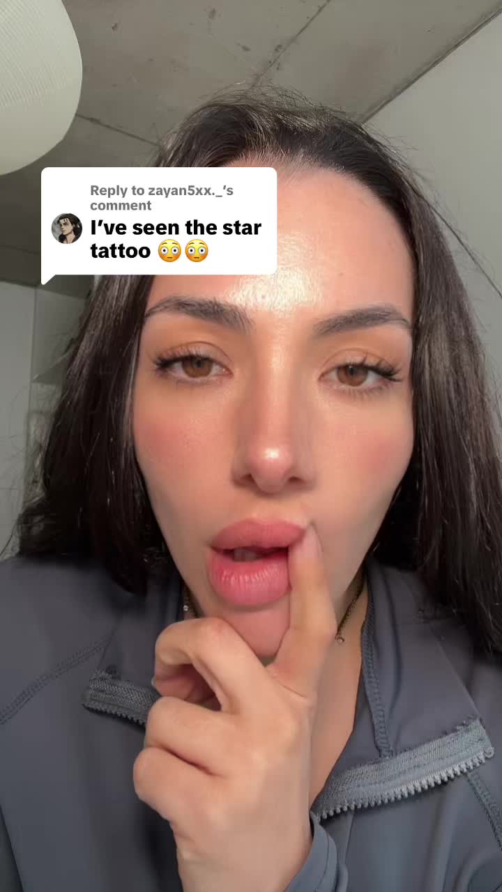 @____juliaclarkson___