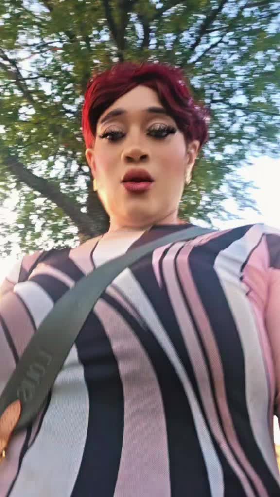 @Demi