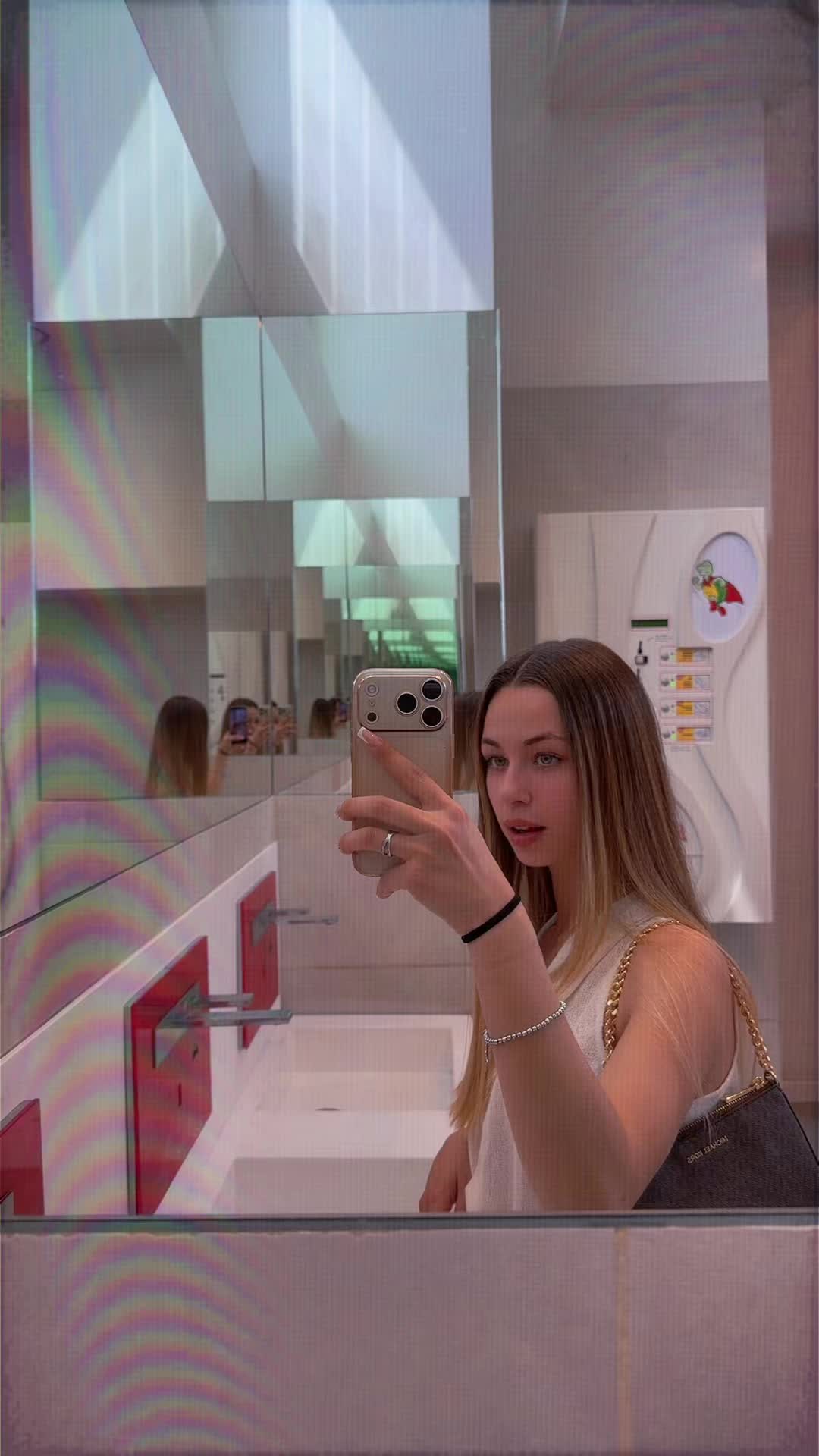 @Aliceromiti02