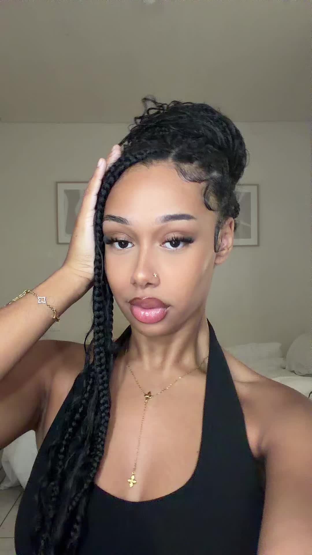 @N A Y A