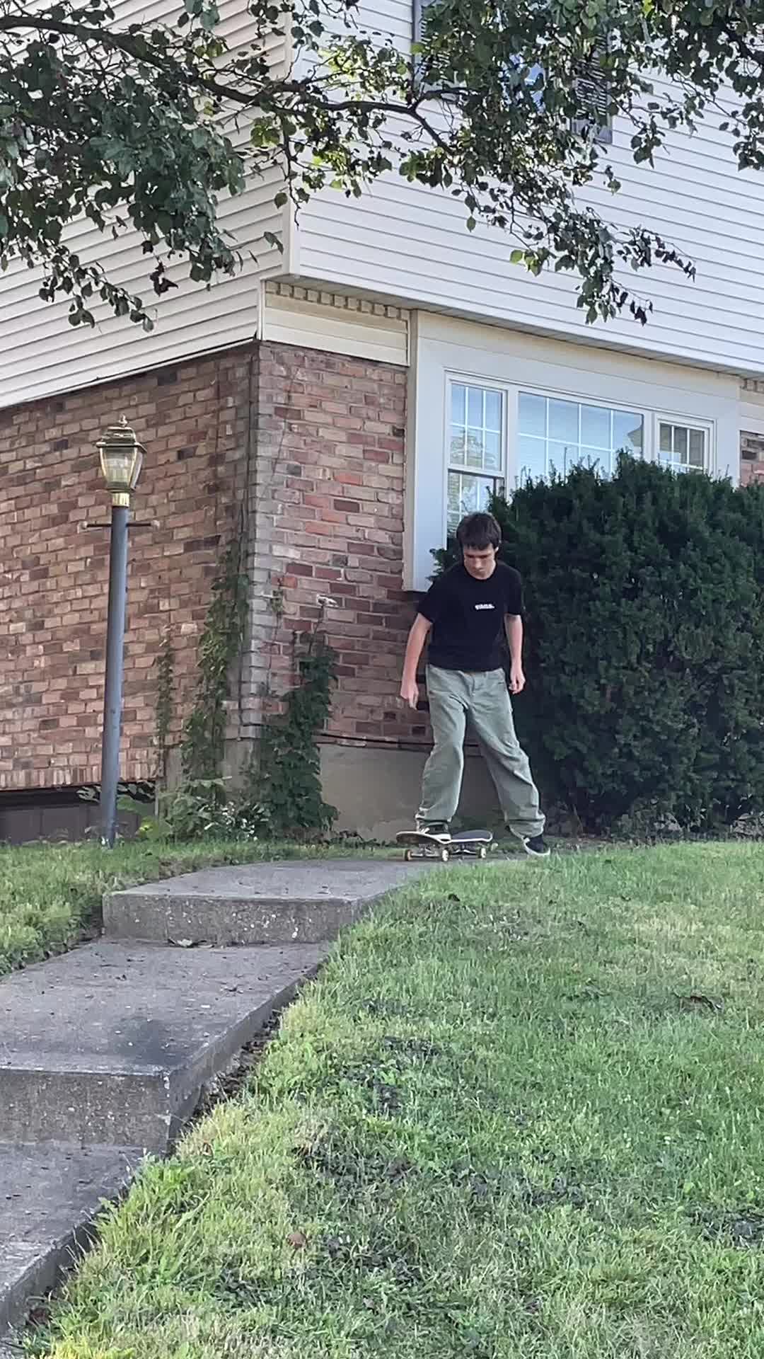 @femboynoah100