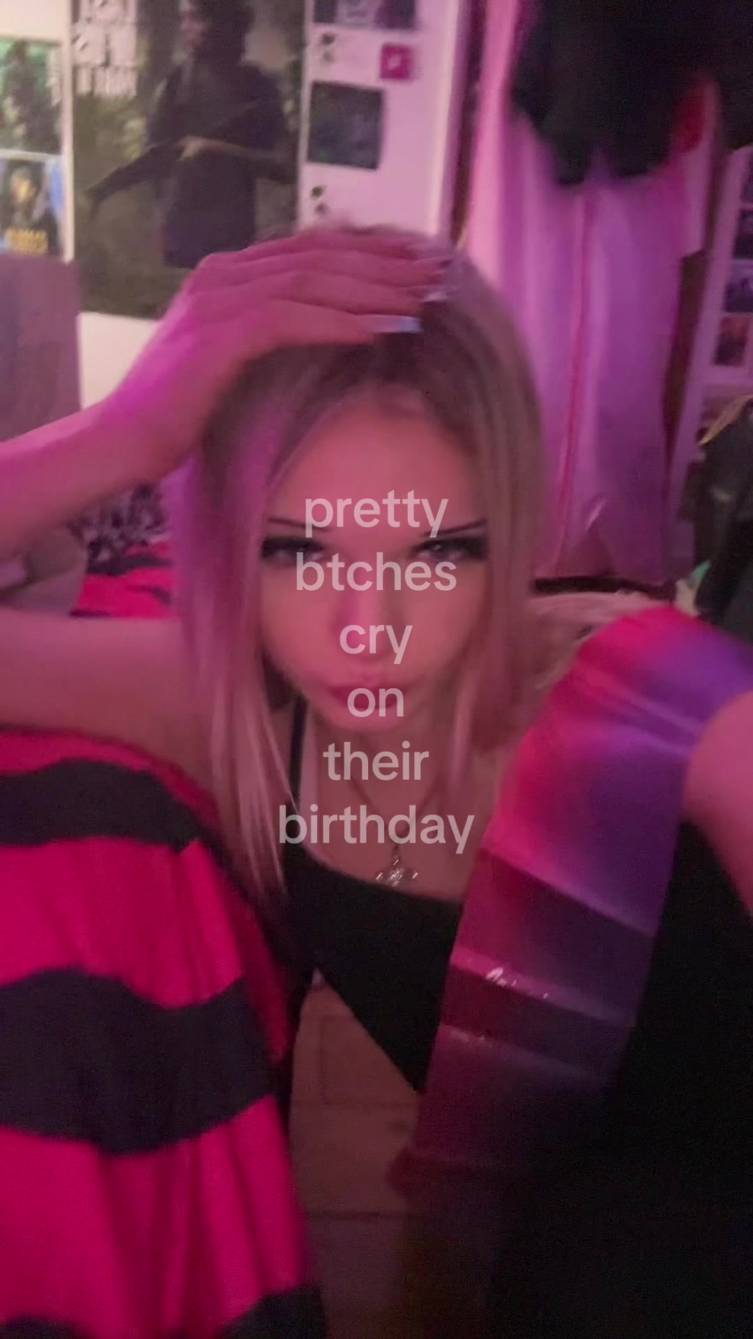 @🖤