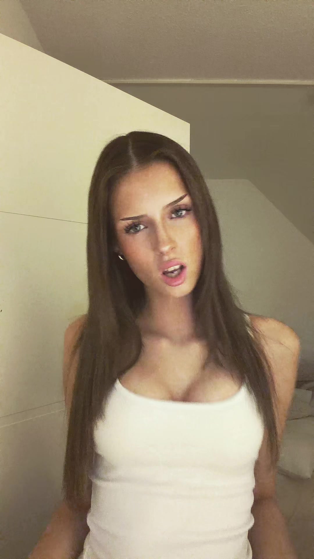 @anialivo