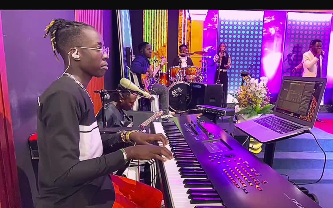 @Boni on the keyz