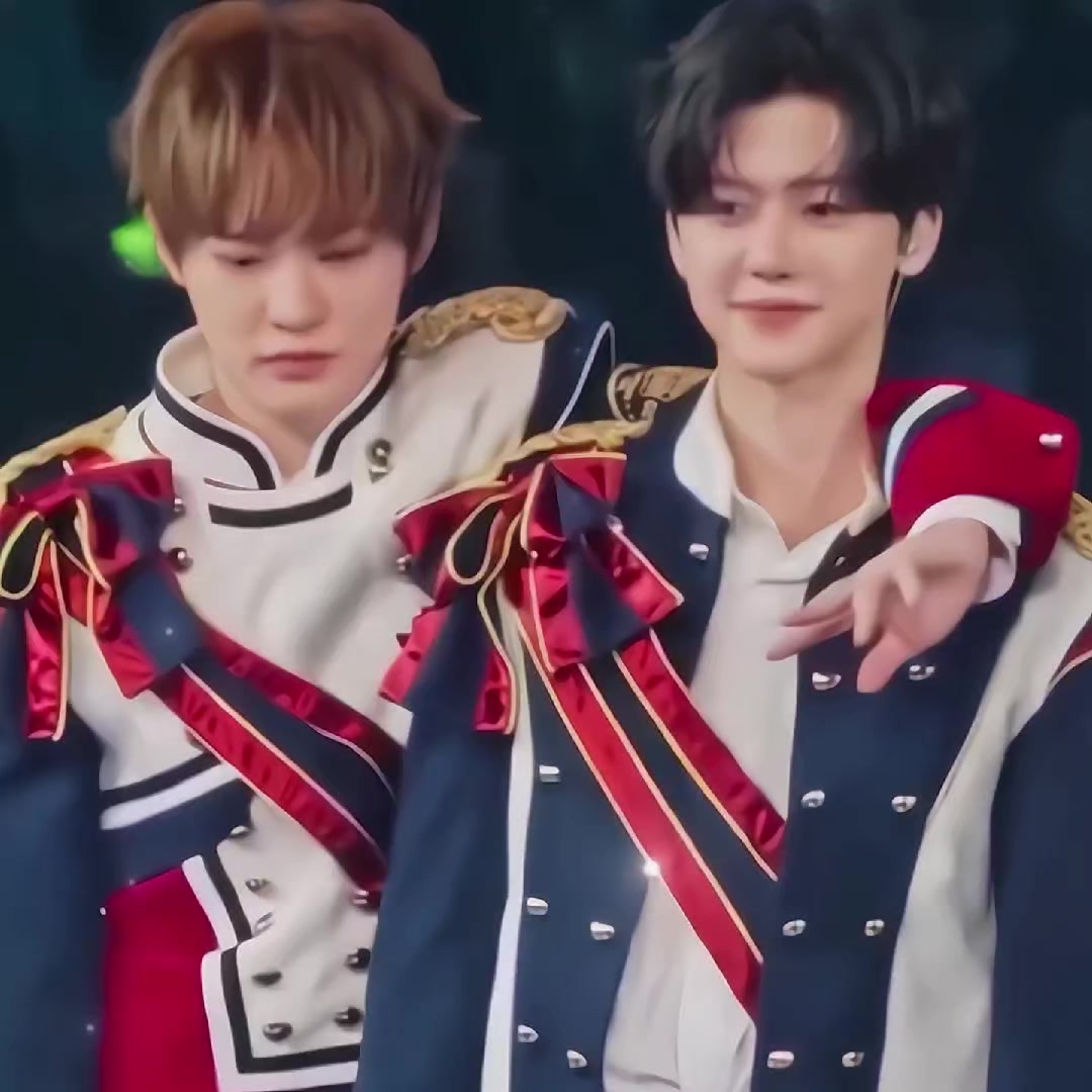 @ѕℓуνη || 🄾🄵🄵