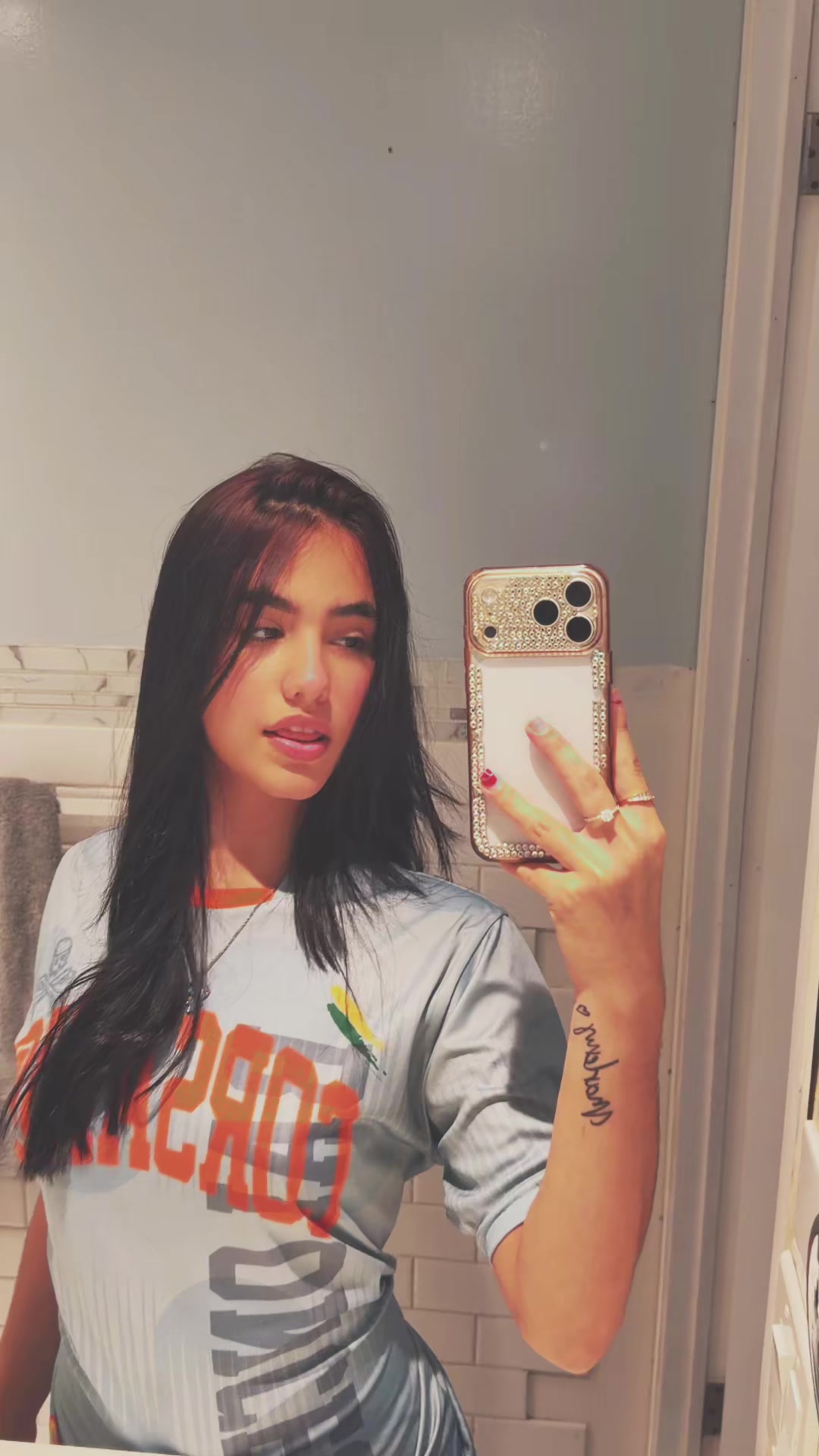 @M_🦦