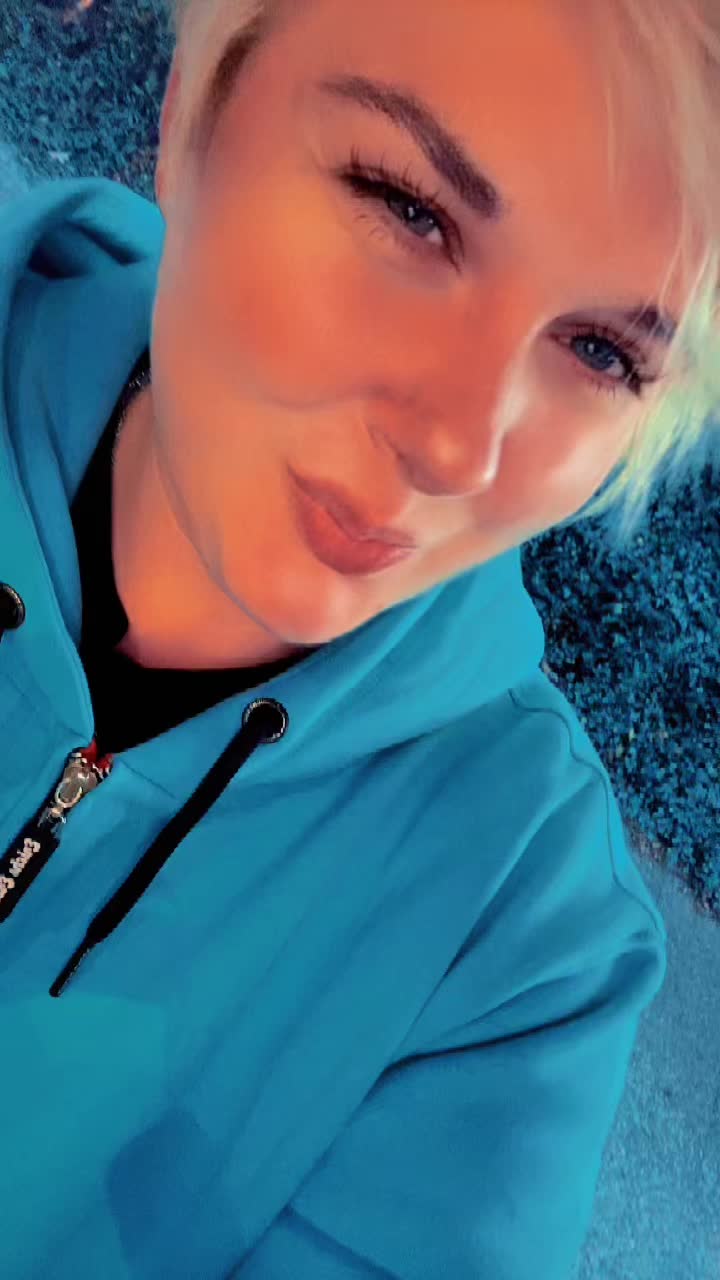 @Carmen&hearts;️😈~FoxiUndCarmen4live~