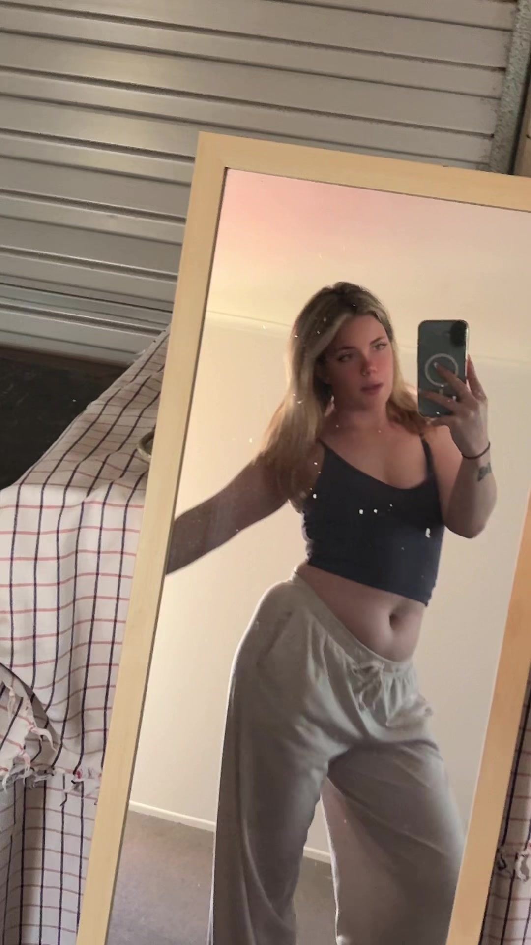 @Em𑣲