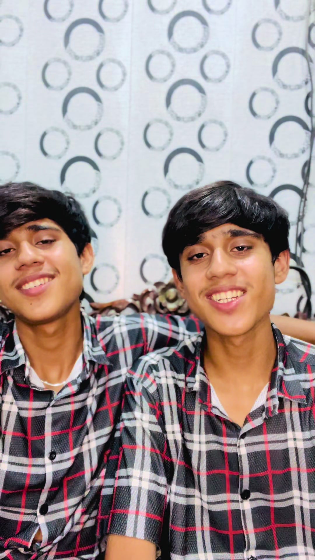 @♥️Twins👬 is live