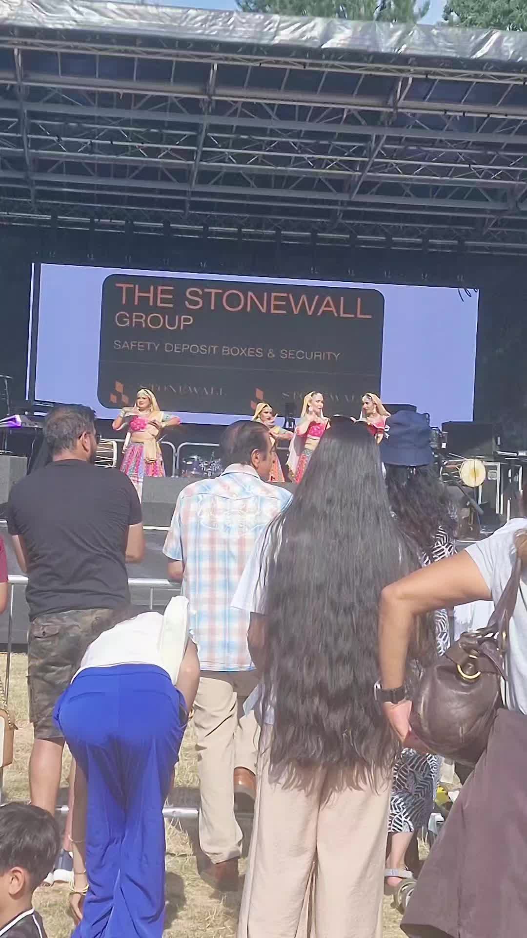 @Suzani💗