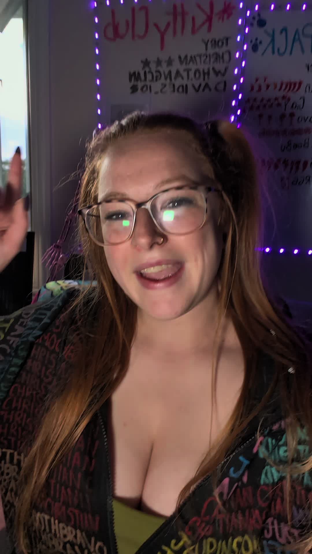 @LiterallyLisa👽