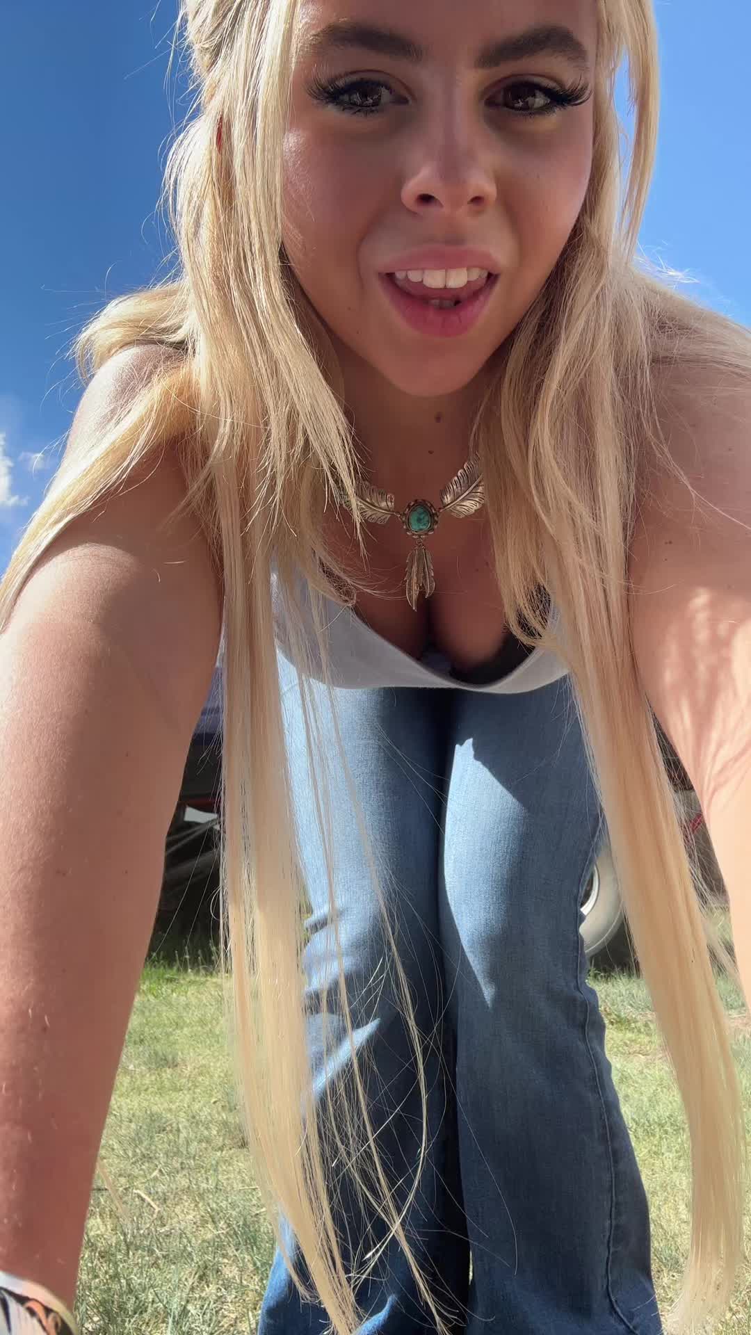 @Valianna Rose