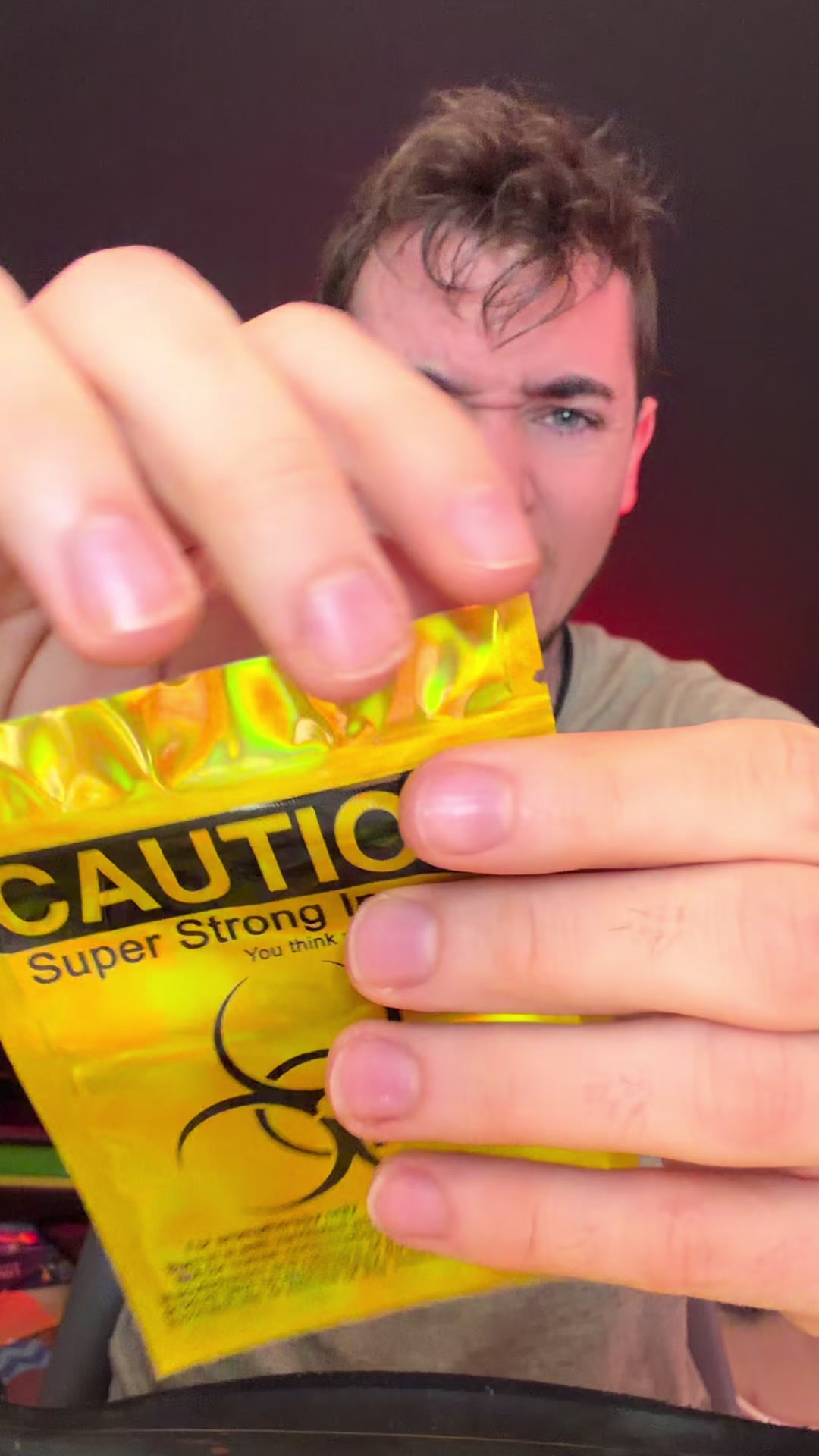 @ASMR TOM RED