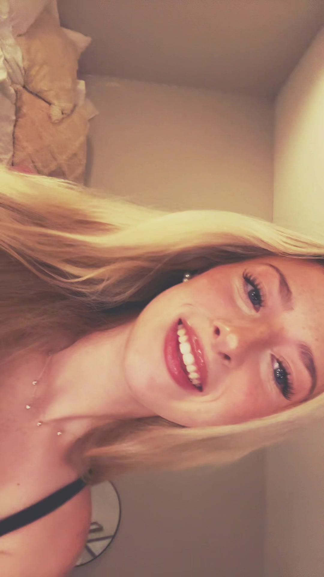 @_alaynagrace_