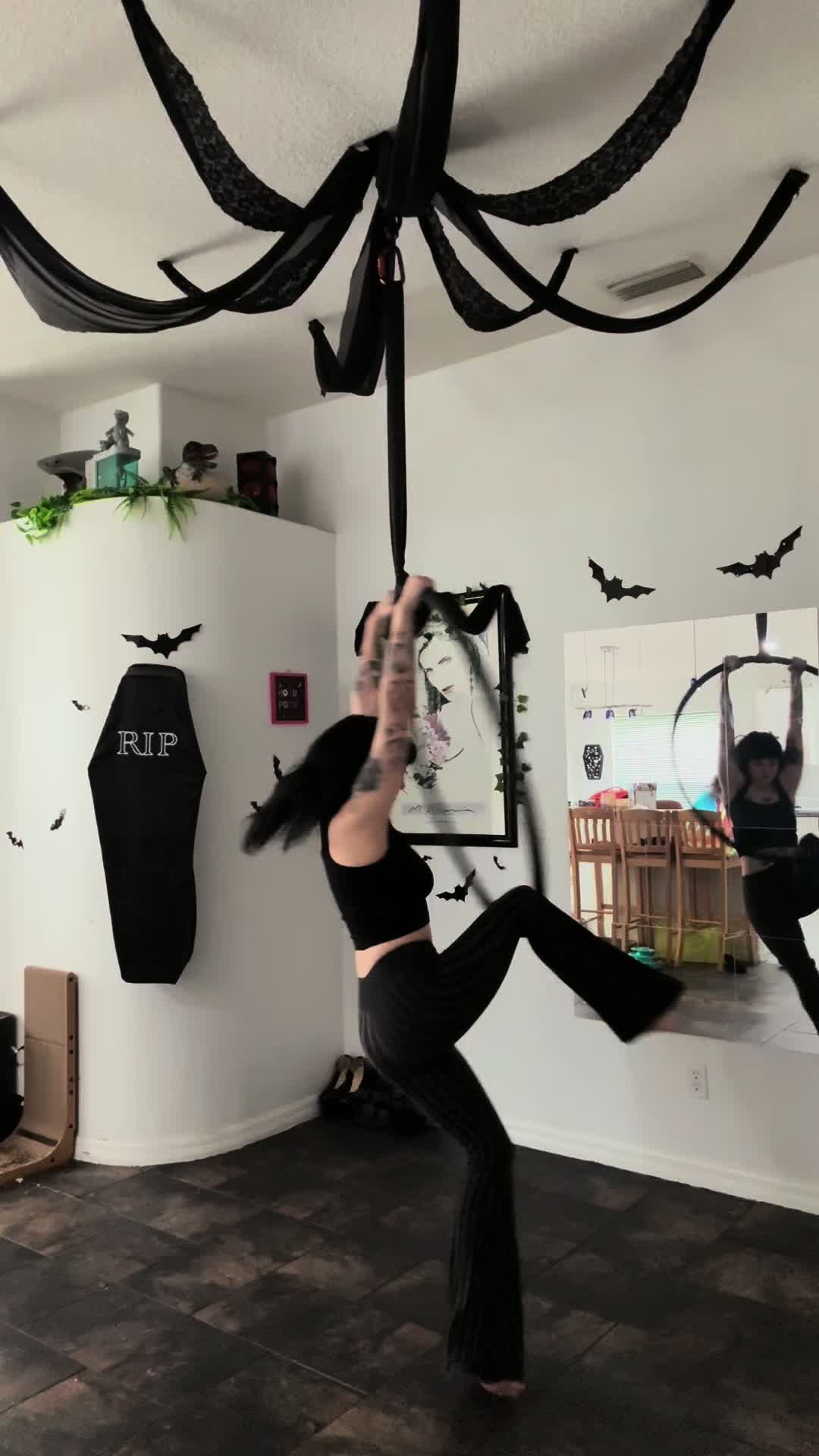 @Kobra🌛🦇