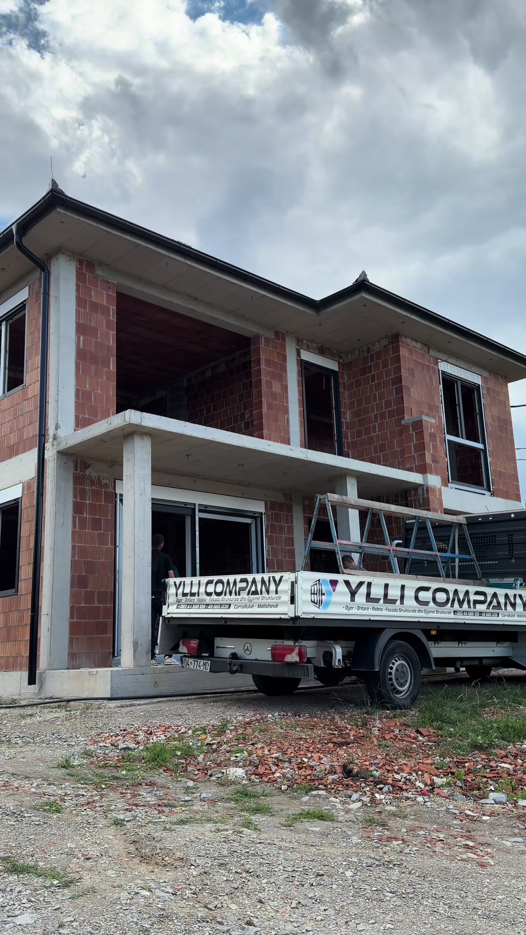 @Ylli Company