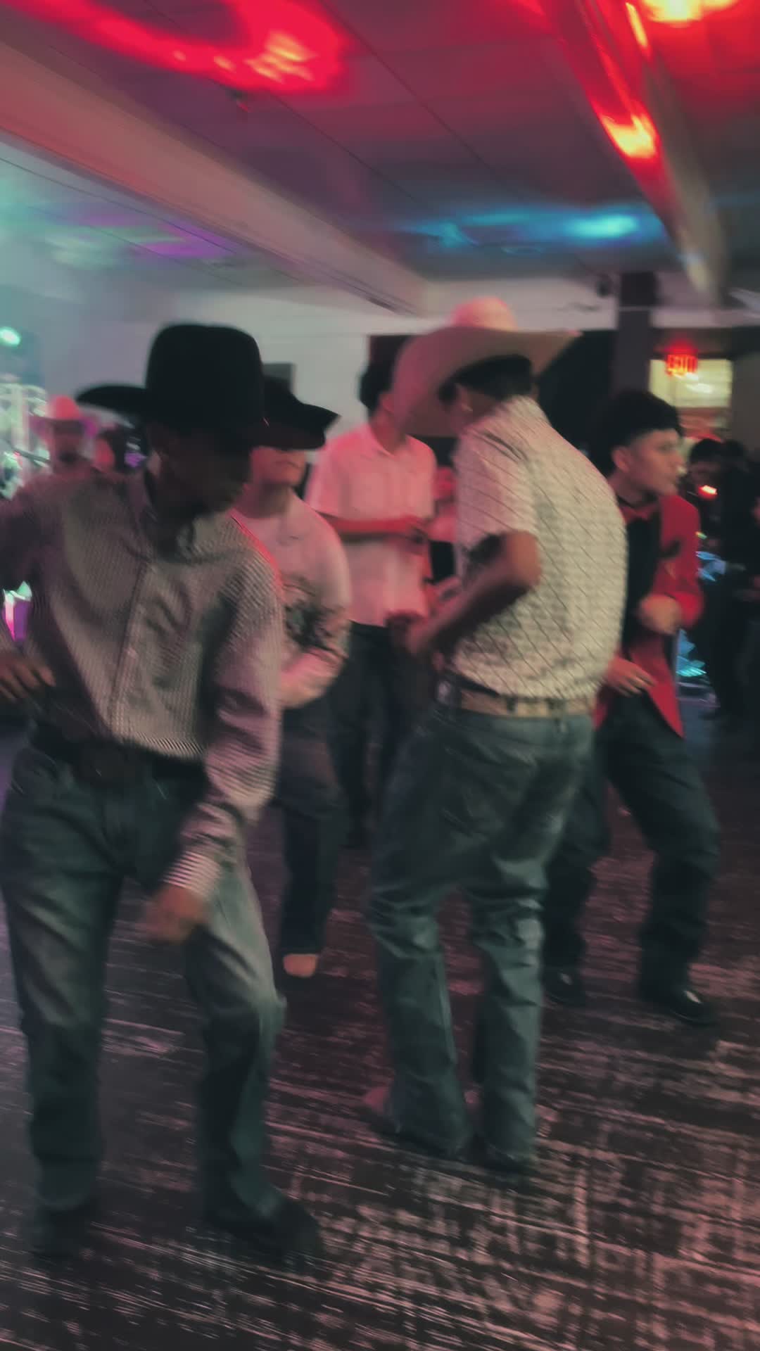 @𝐄𝐥𝐩𝐞𝐥𝐨𝐧𝐥𝐢𝐯𝐞𝟕𝟕𝟕