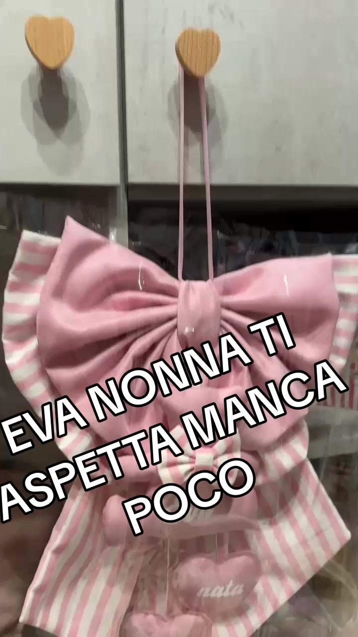 @ANNA VALENTE