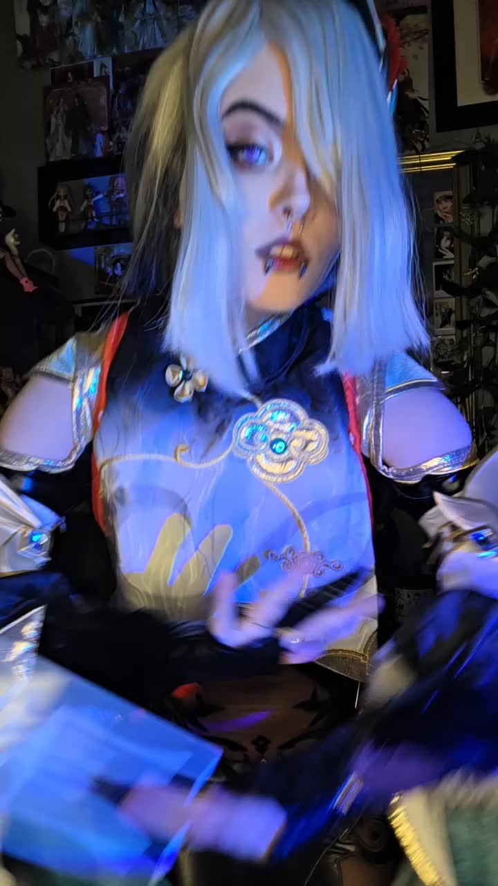 @Trashshark_cosplay 🔜 Awa