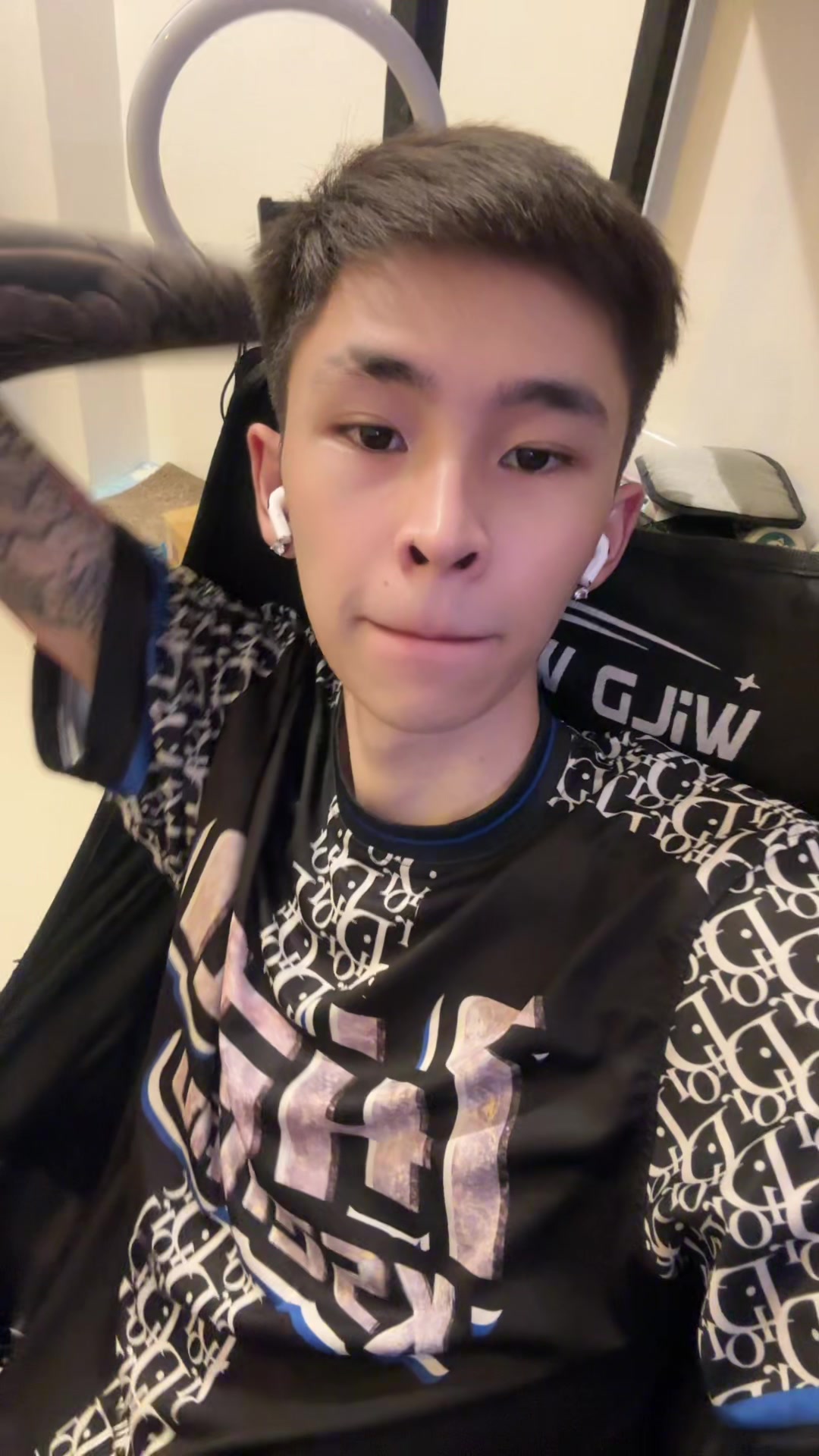 @Rồng