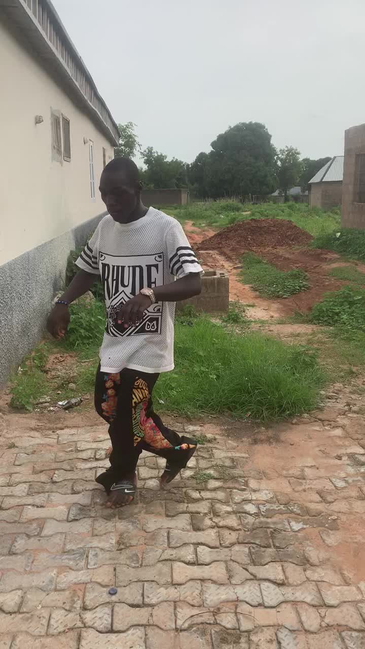 @Str&euml;&egrave;t D&atilde;&ntilde;&ccedil;&euml;r 00&sup1;