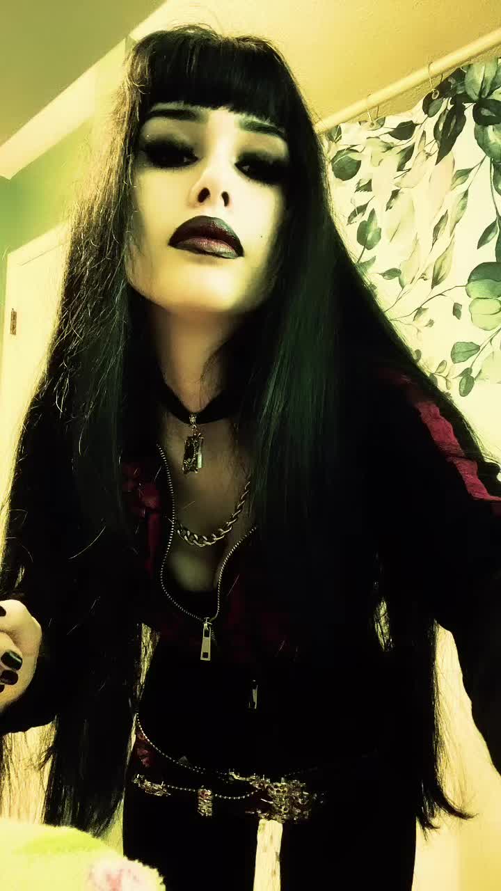 @Maria🦇