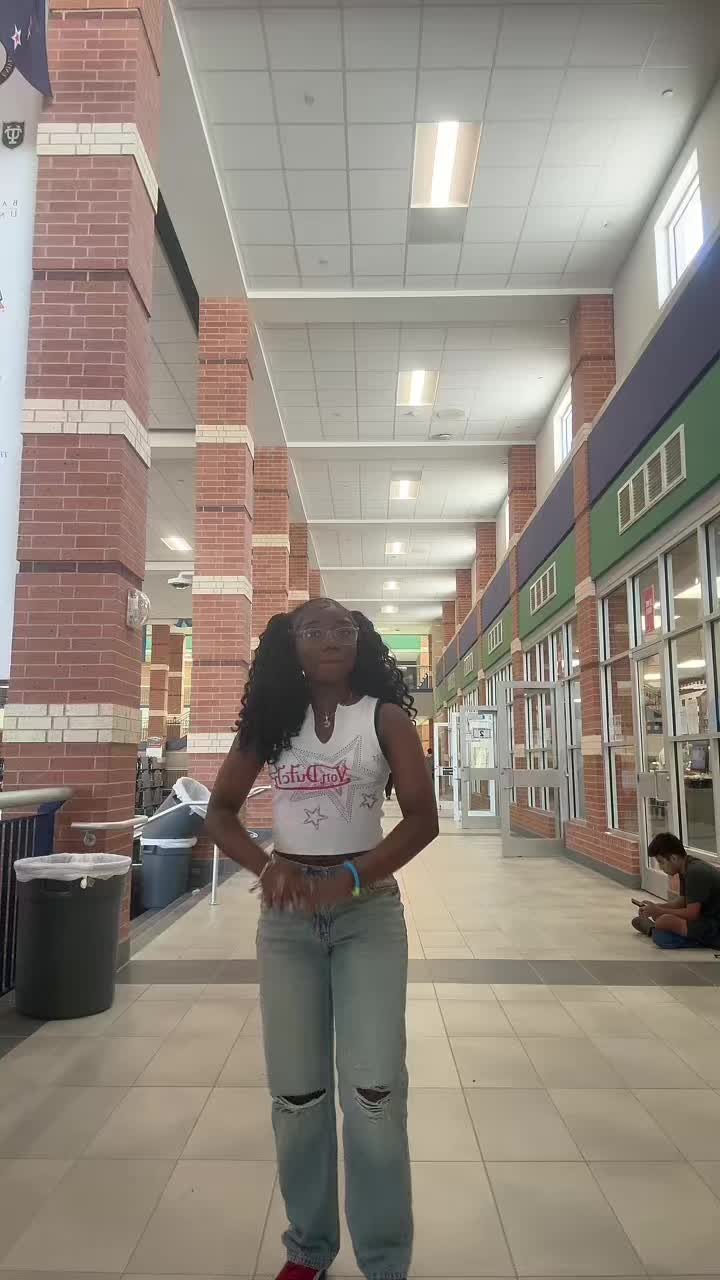 @⃟