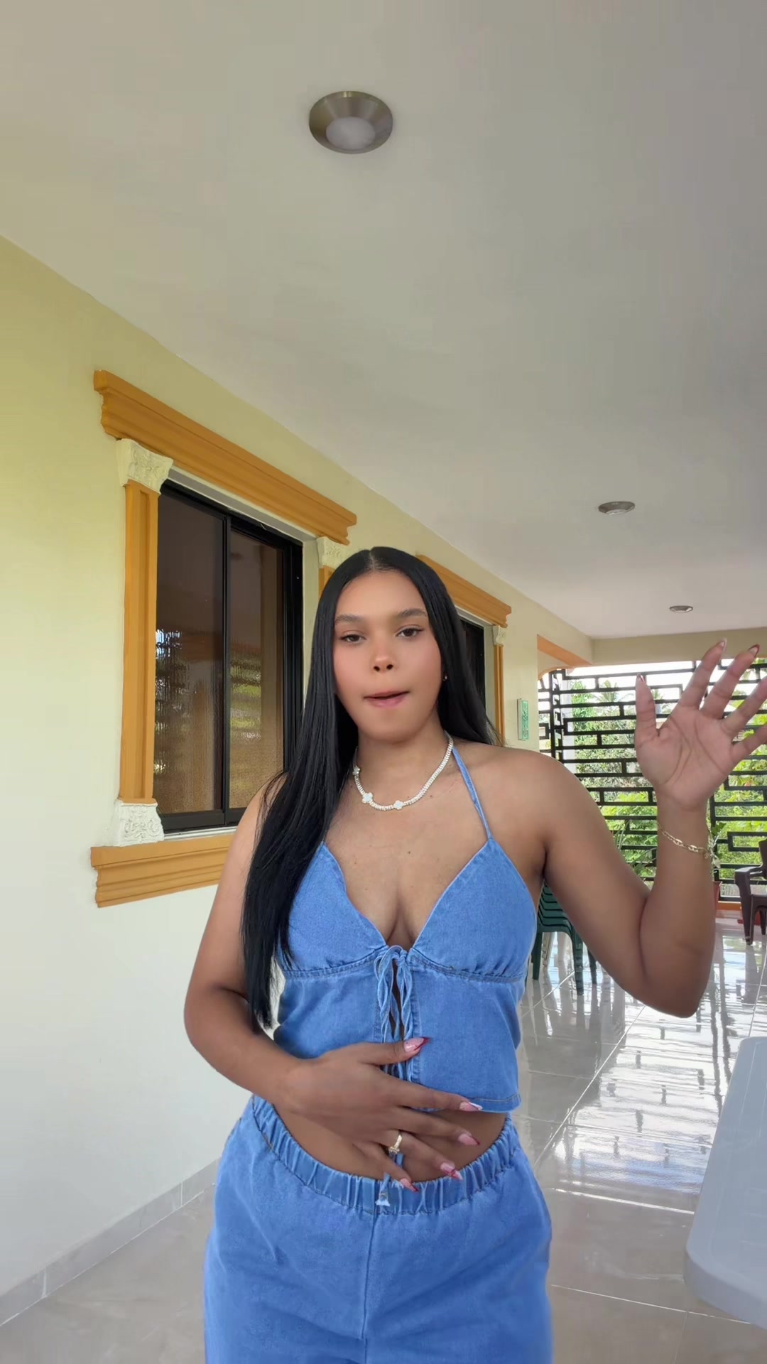 @Elyy04