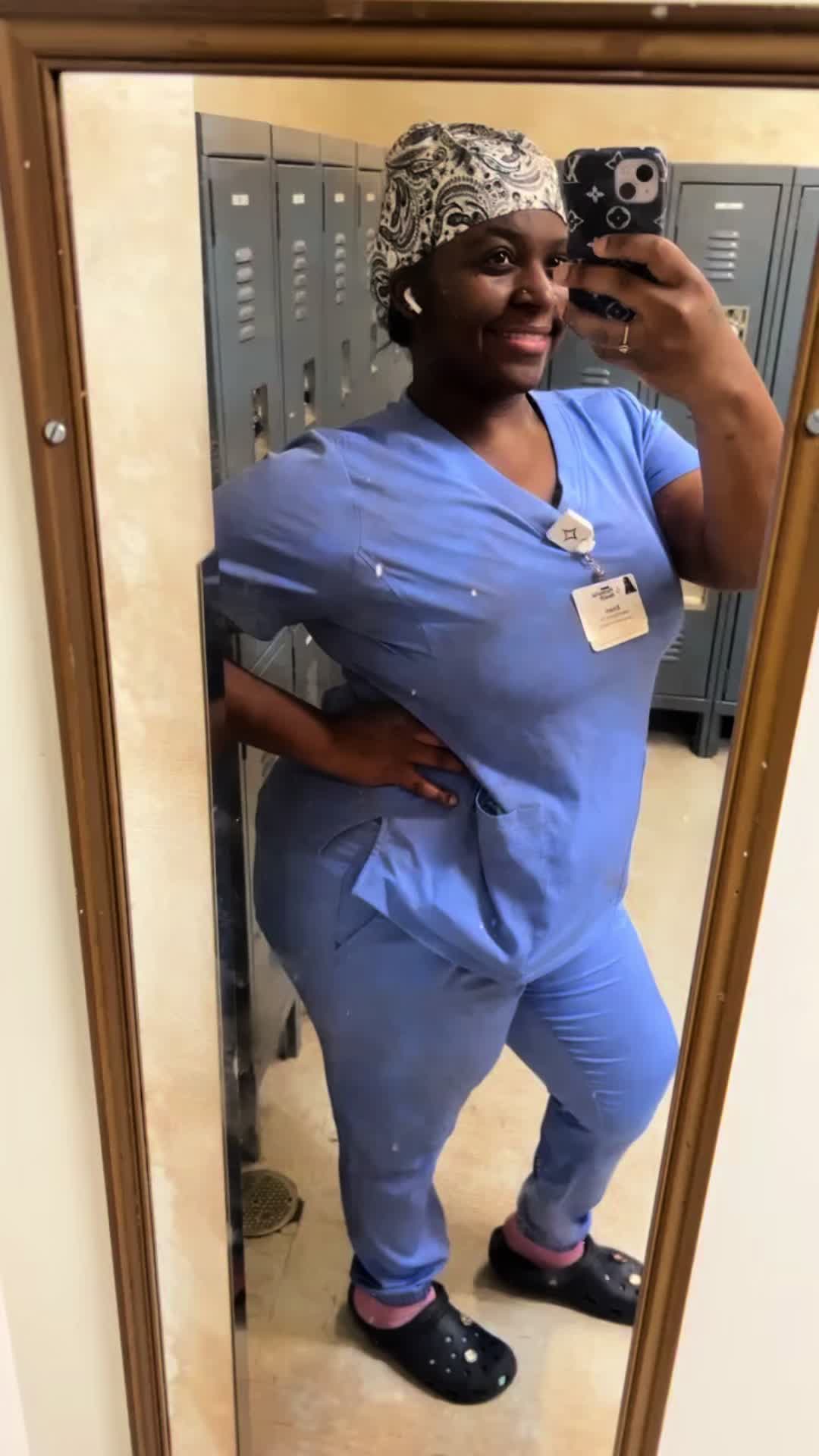 @👑