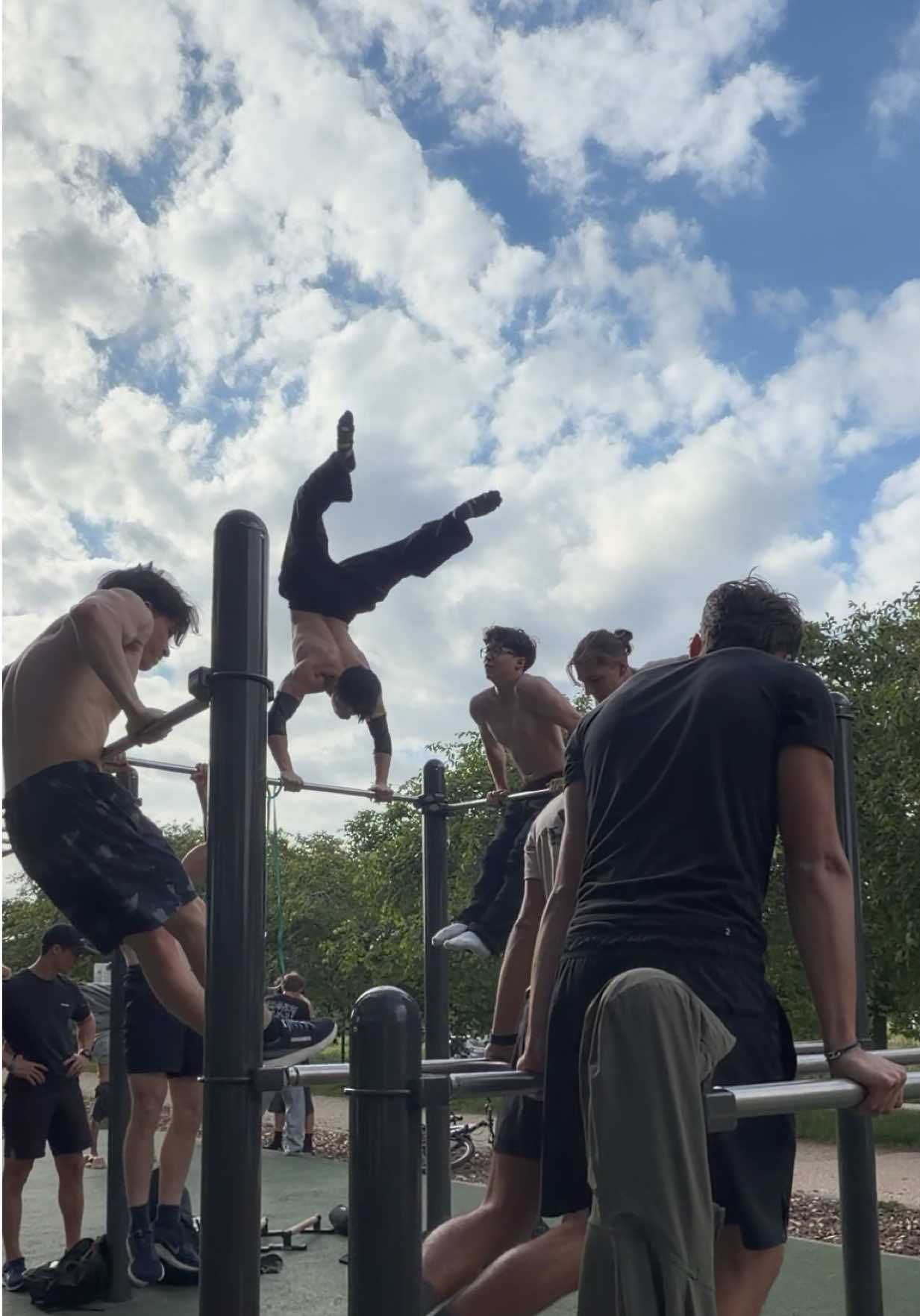@Baki_calisthenics