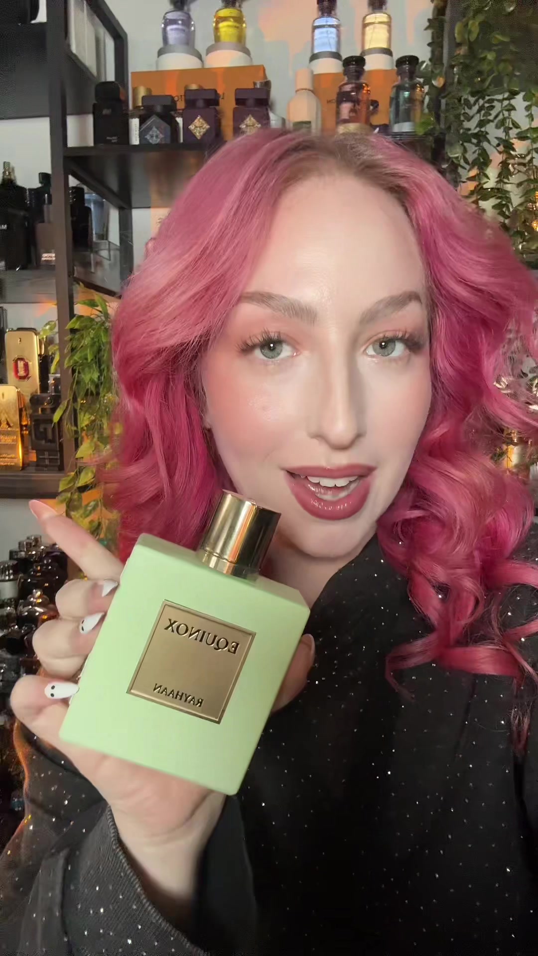 @Ari B | Fragrance & Beauty