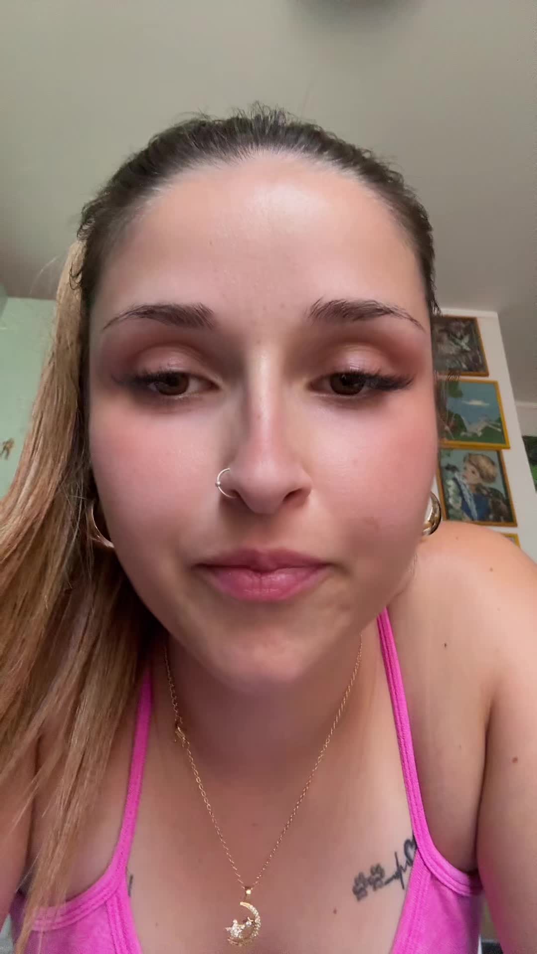@Laaa_gio
