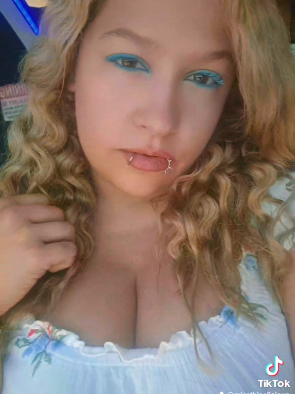 @thicclicious