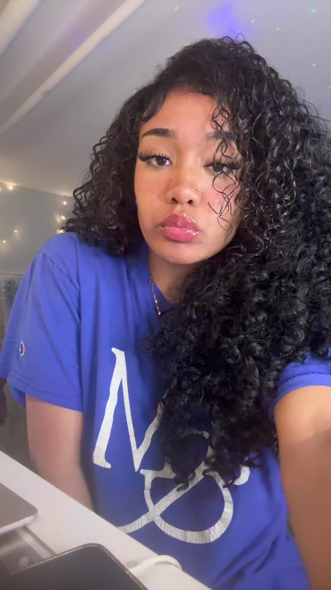 @<3😘