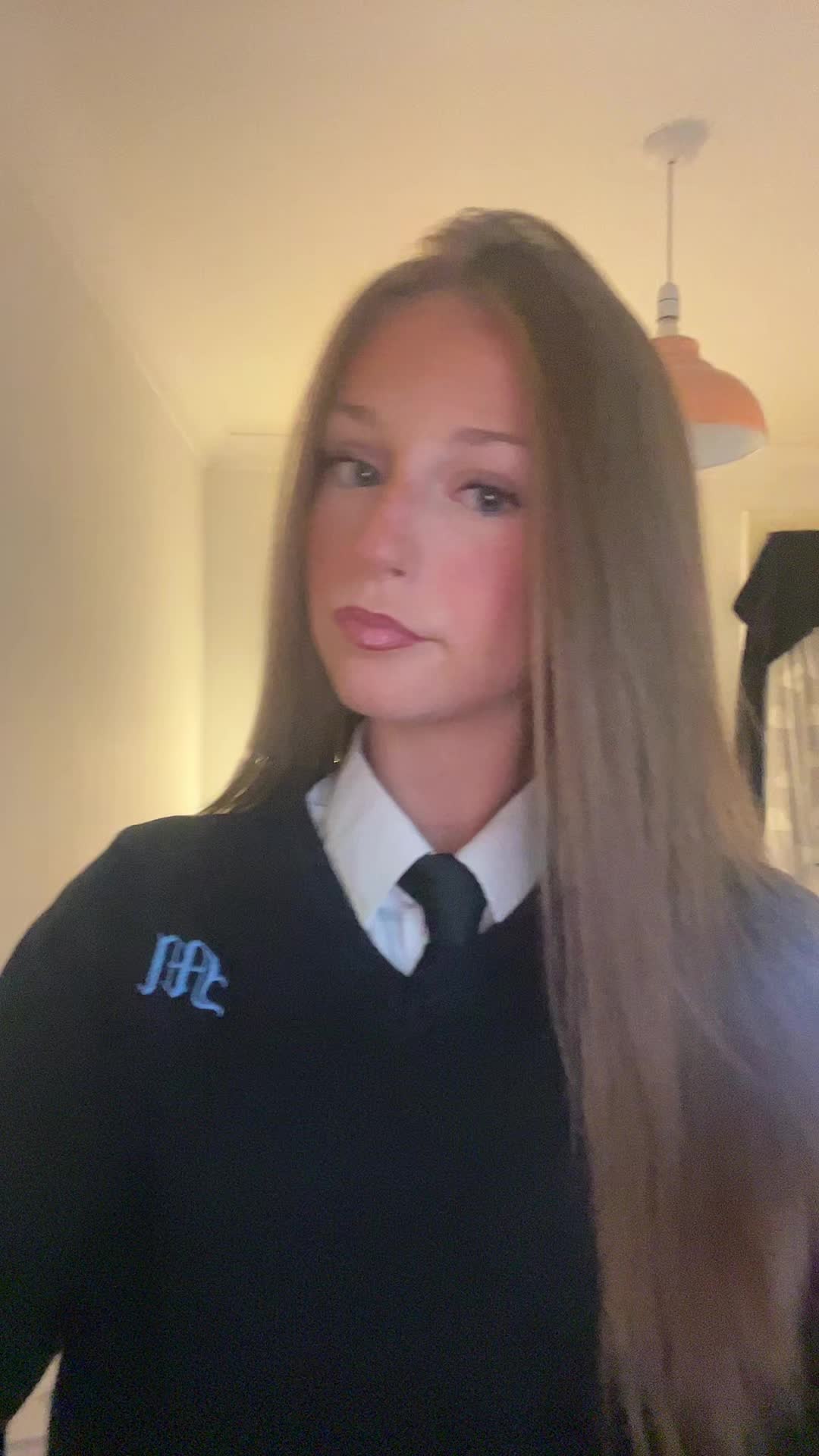 @𝐄𝐕𝐈𝐄𝐒 𝐒𝐏𝐀𝐌