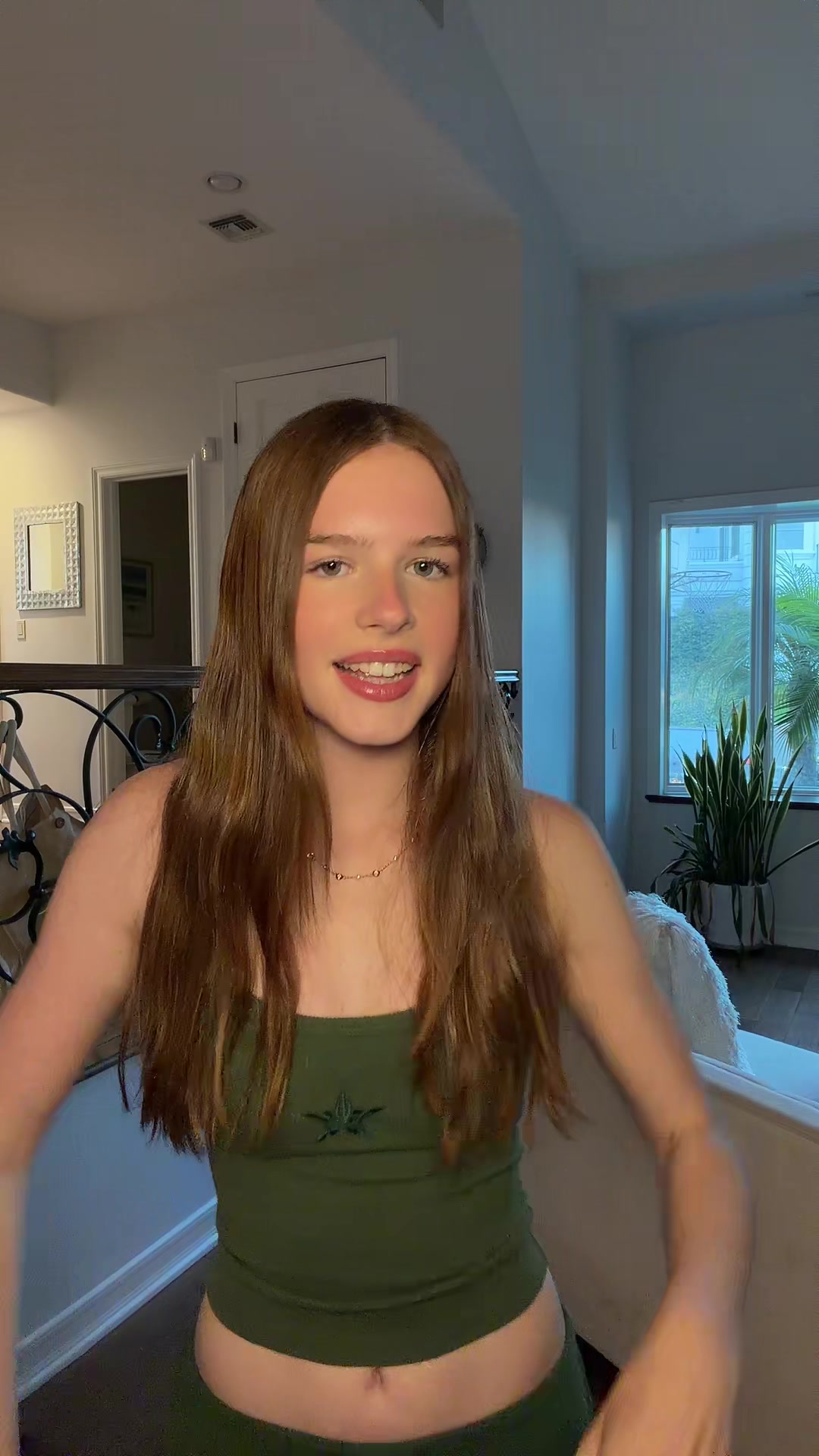 @Ellarose