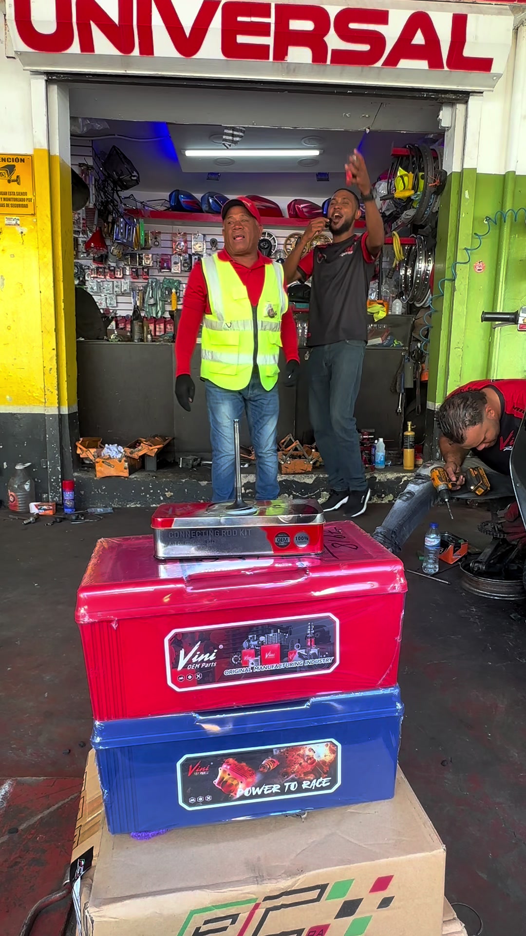 @Dominicanos en moto.