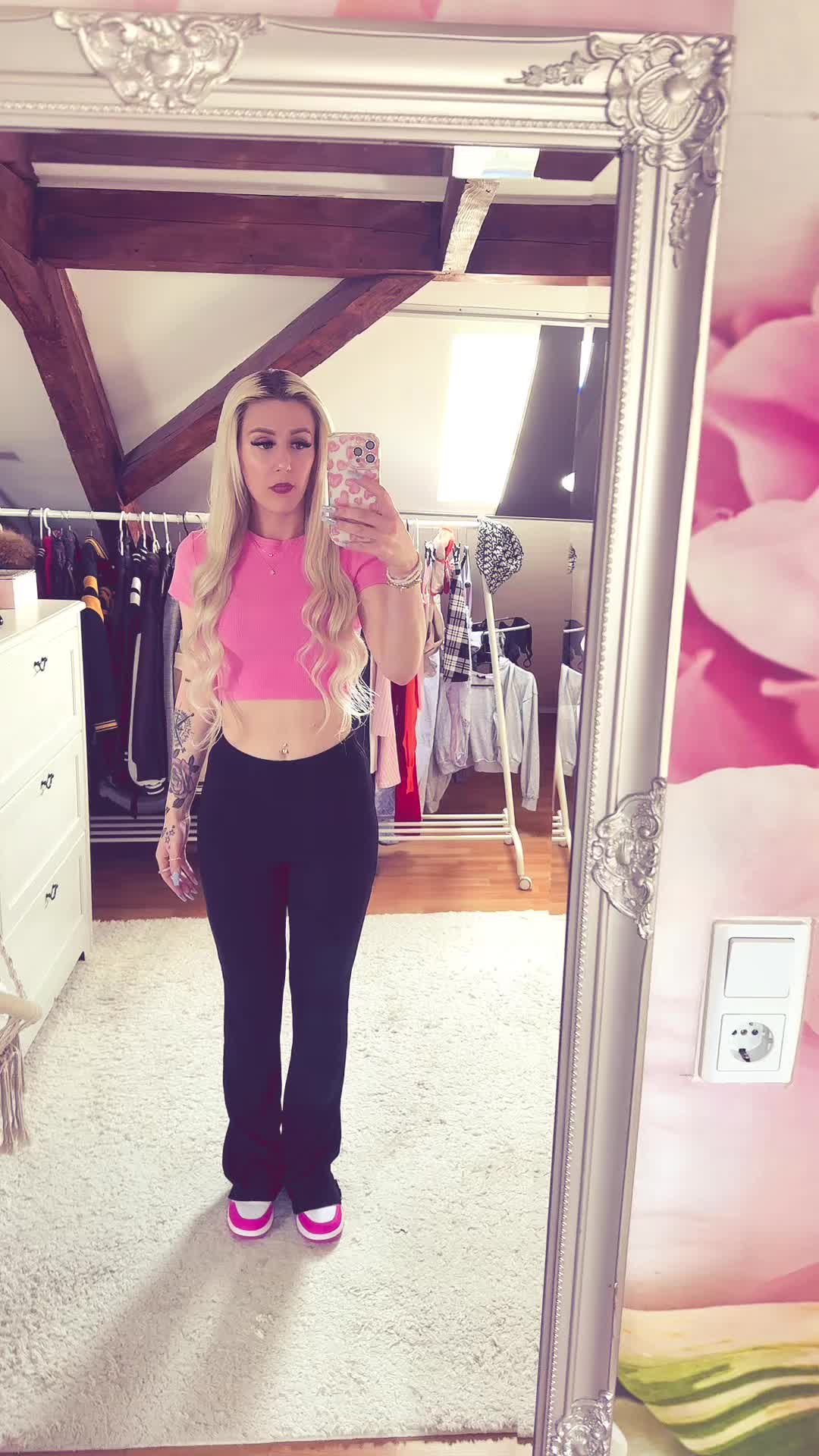@J1na_J1na_Official_