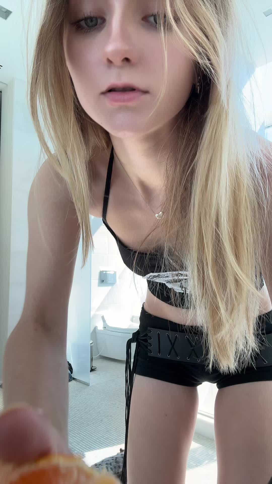 @elladaveyyyy