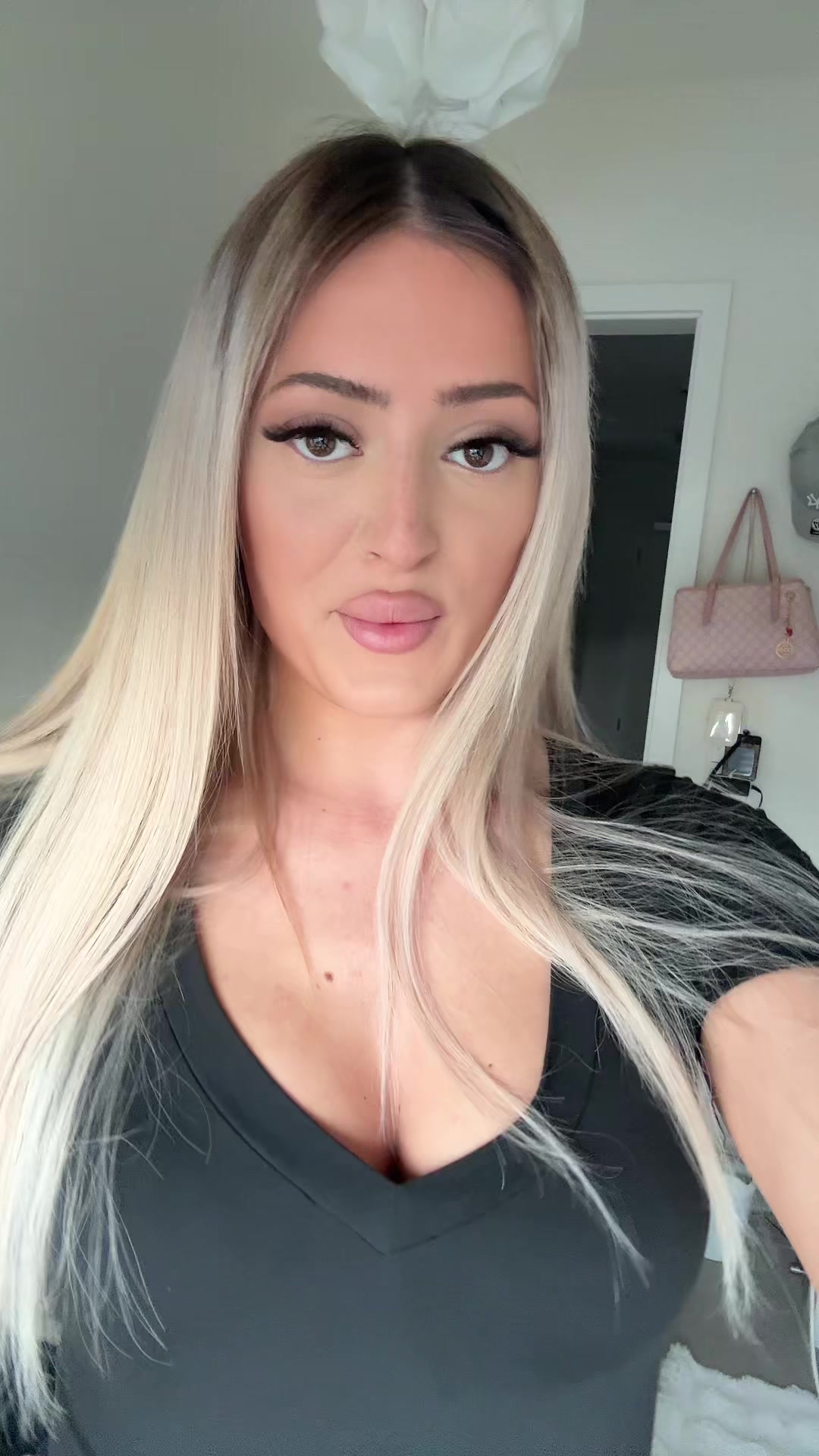 @elijonakurti
