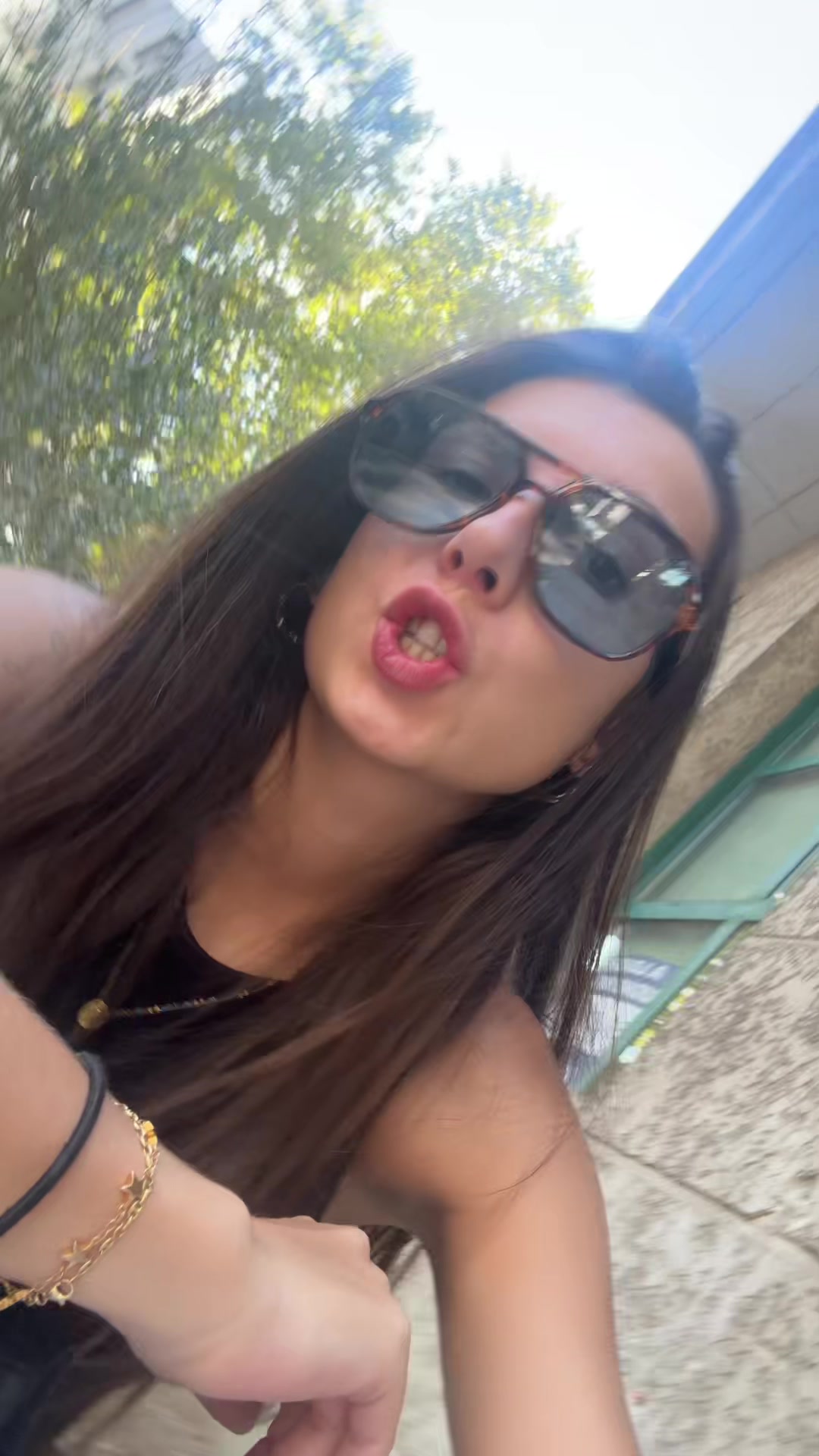 @lola.jul135