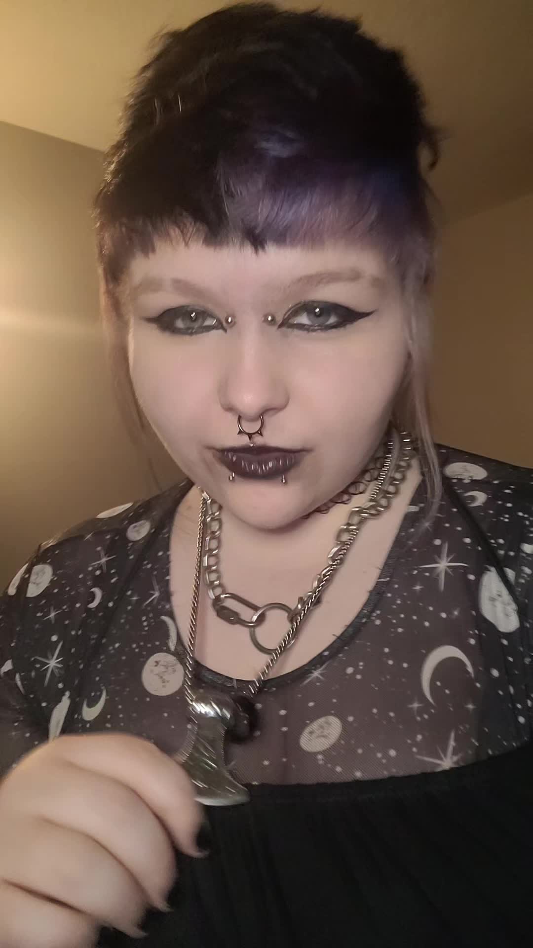 @Ally_Wolfy666