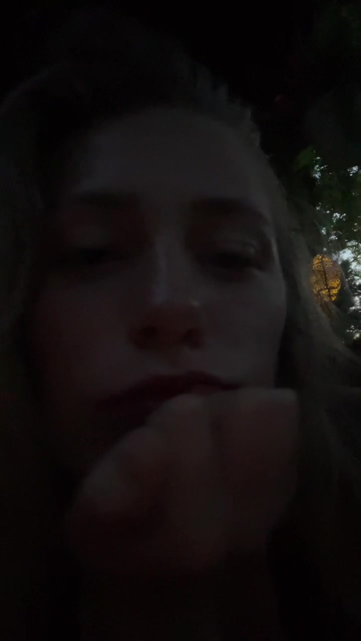 @Ava