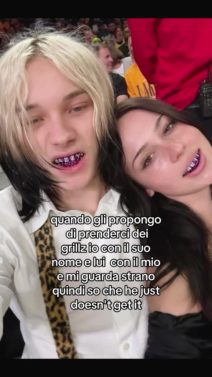 @⃟