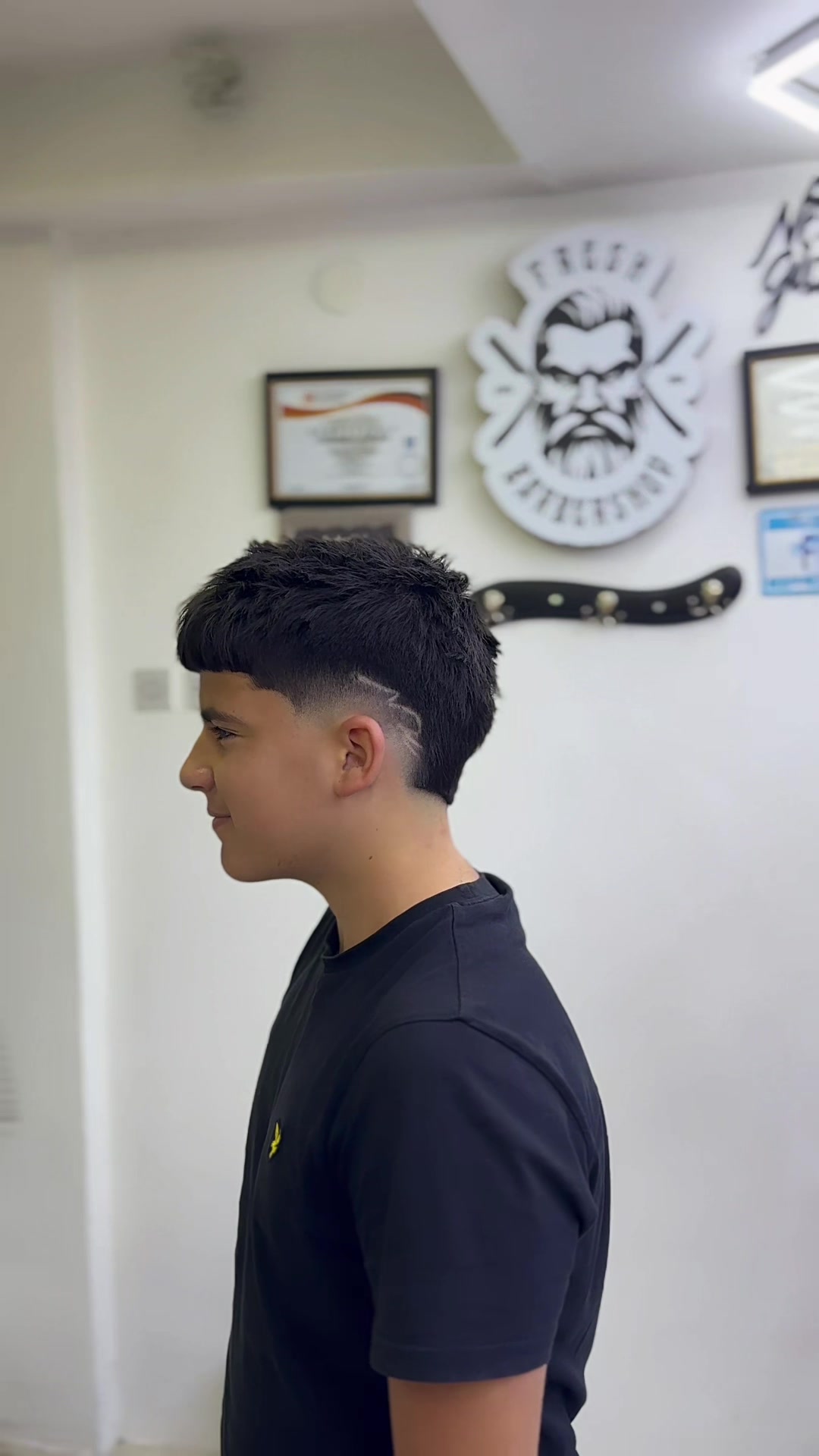 @FRESH BARBERSHOP