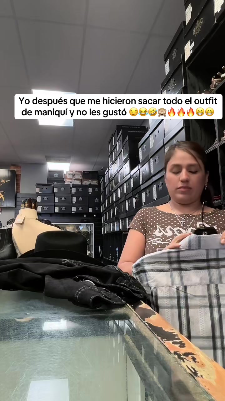 @Los potrillos western wear