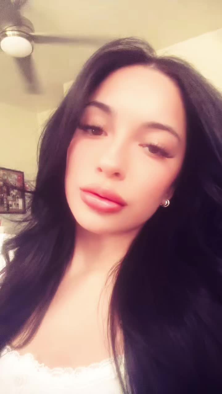 @Rikki Rae🎀
