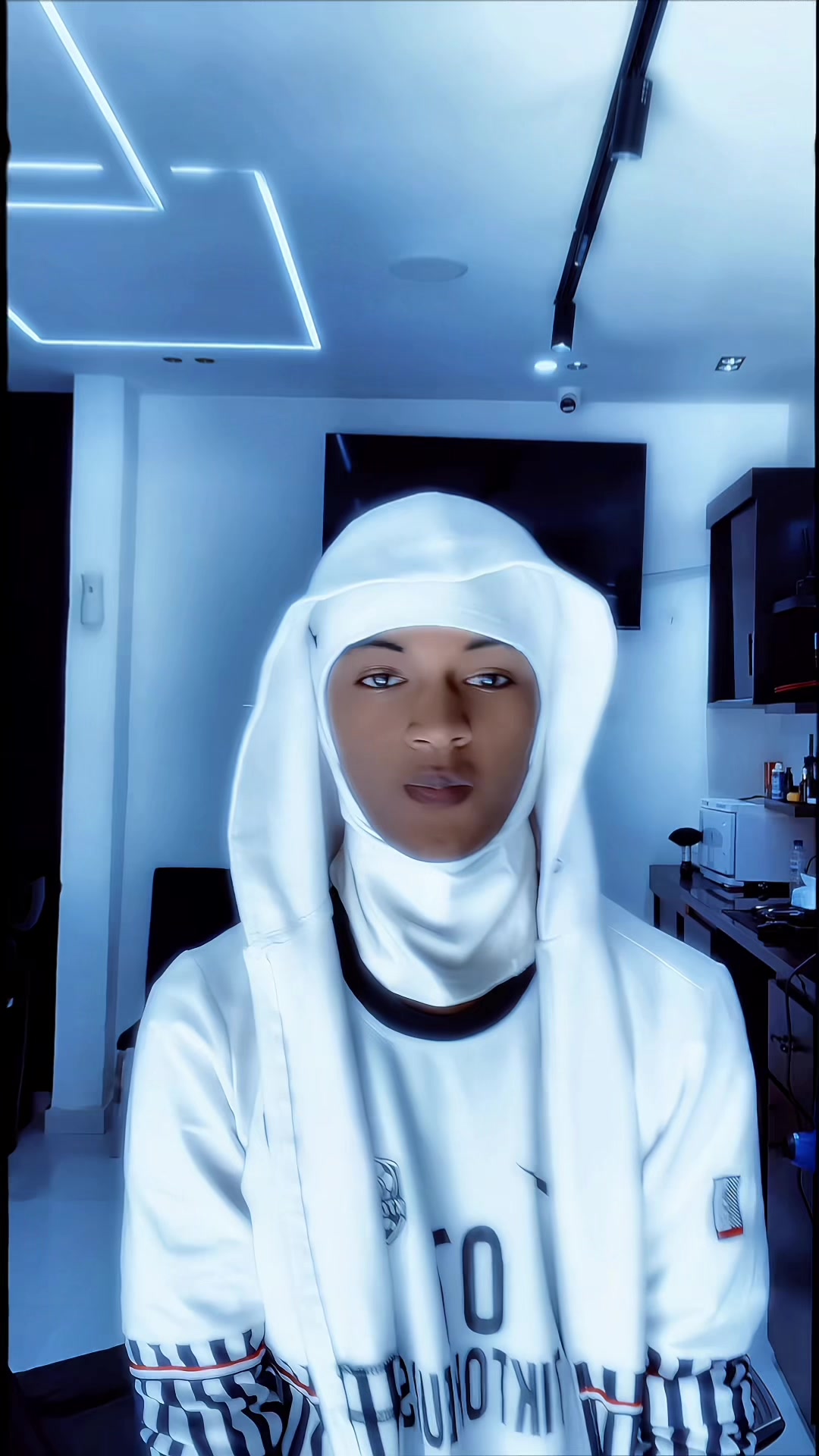 @𝕯𝖊𝖟~✪🎭