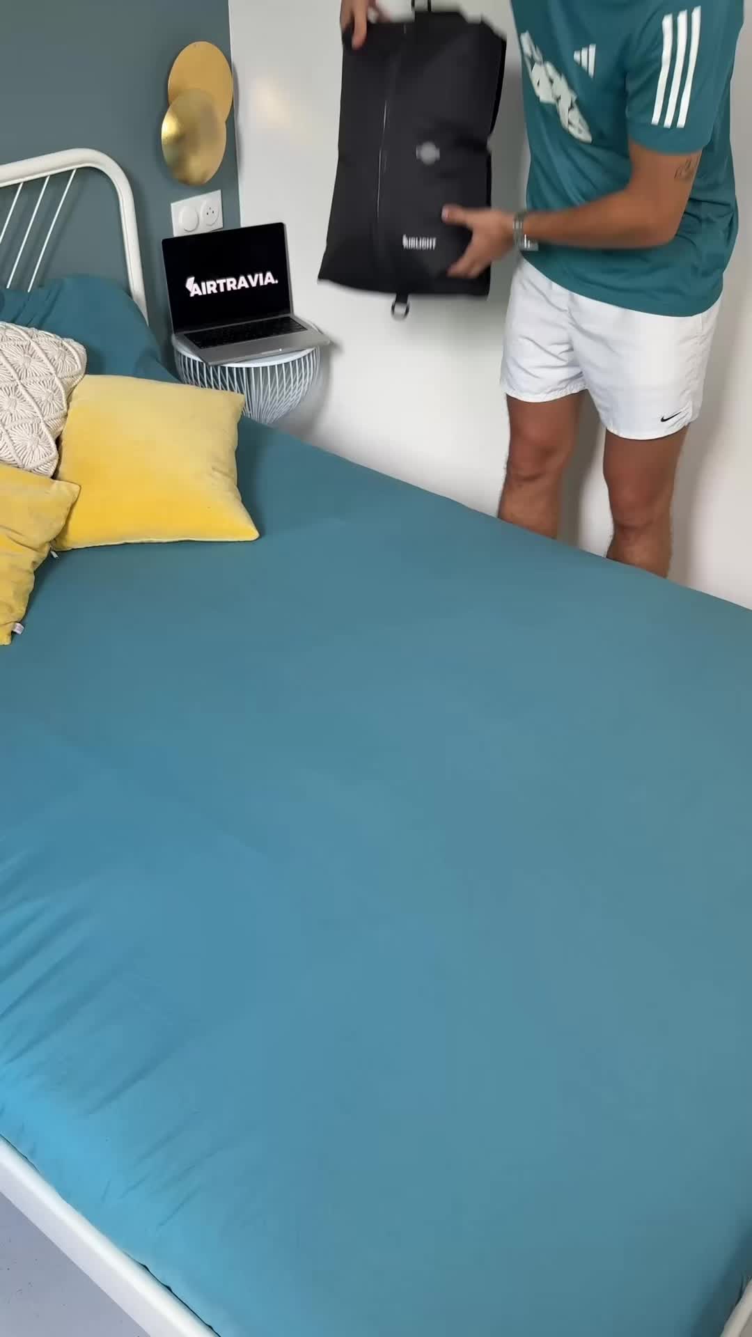 @AIRTRAVIA