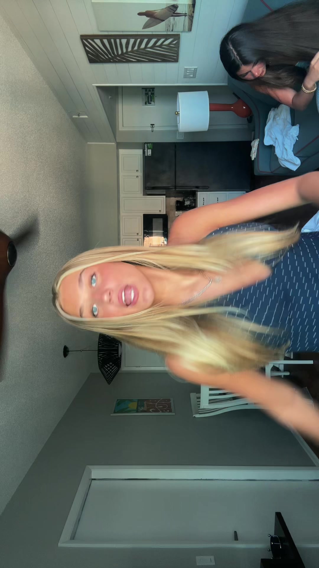 @Ella